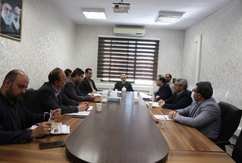 اولین نشست صمیمی  سرپرست شرکت سرمایه گذاری خانه سازی ایران با معاونت و مدیران فنی و اجرایی