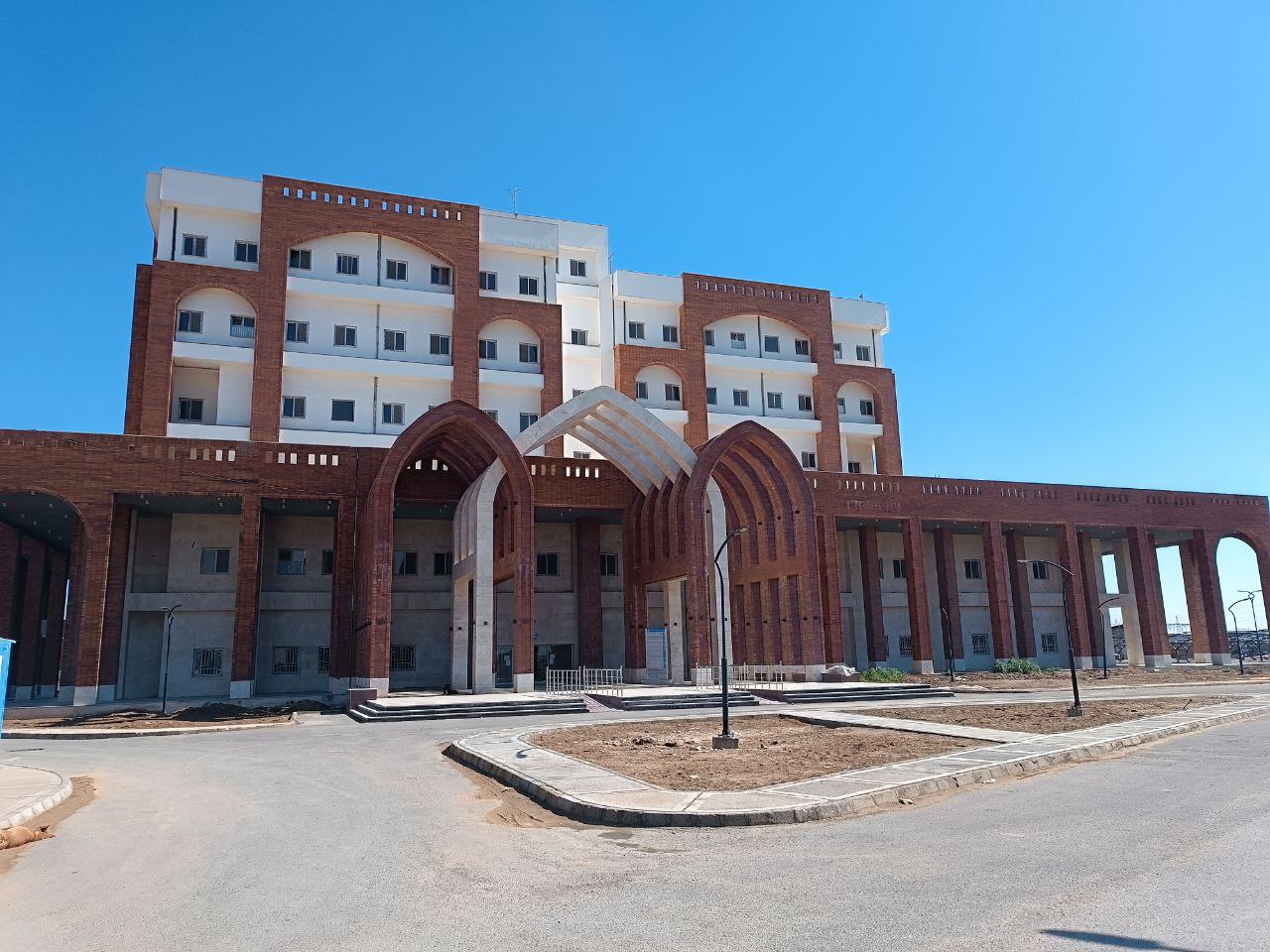 بازدید سرپرست شرکت سرمایه گذاری خانه سازی ایران از پروژه بیمارستان  160 تختخوابی بیمارستان آبادان