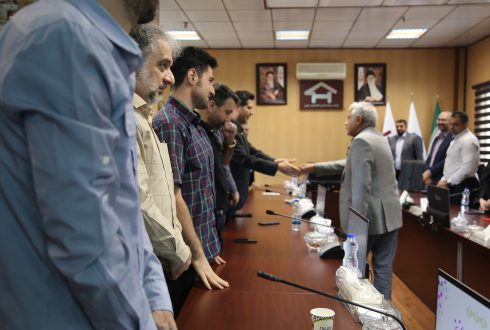 نشست صمیمی مدیرعامل شرکت سرمایه گذاری خانه سازی ایران با کارکنان برگزار شد